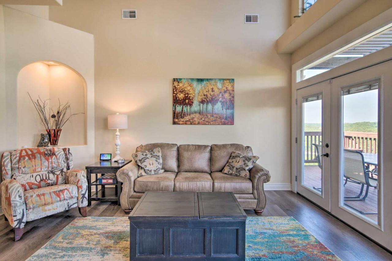 Luxe Branson Retreat With Mtn Views And Pool Access! Apartment Exterior photo